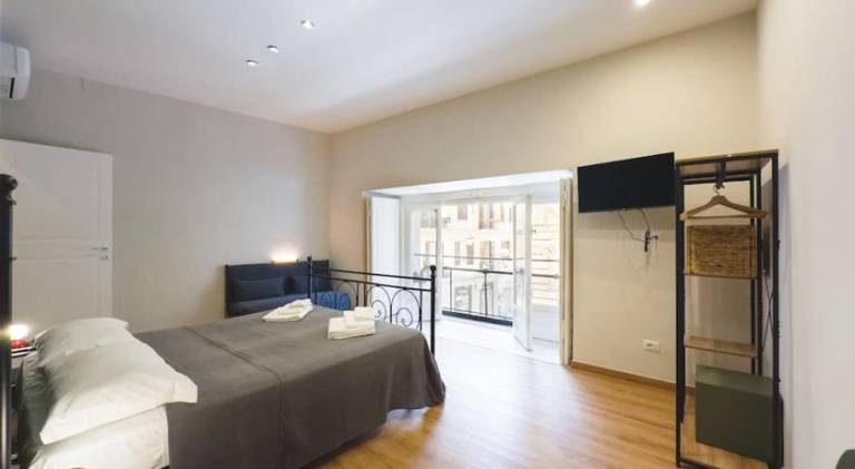 Holiday apartment | Near Naples Cathedral | Pets are welcome — photo 2