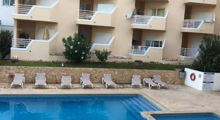 Nice apartment with garden, BBQ & patio | Dogs allowed in Portimão