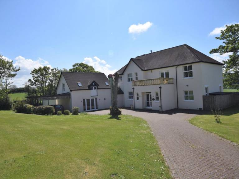 Fully equipped cottage with hot tub & garden | Water view | Dogs allowed in Bideford