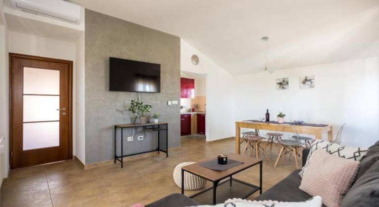 Holiday apartment with 3 rooms for 5 persons — photo 2