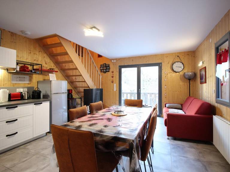 Modern chalet for 8 in Mont-Dore with terrace and parking — photo 3