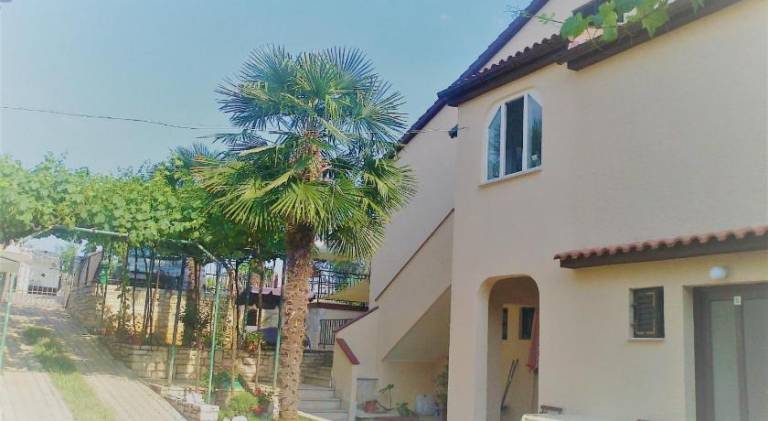 Holiday apartment with garden, BBQ & patio | Perfect for remote work in Tar-Vabriga