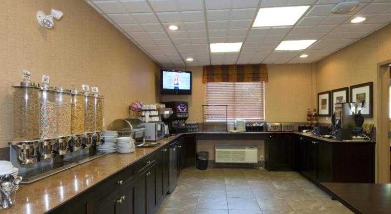 Ramada by Wyndham Surrey/Langley — photo 4