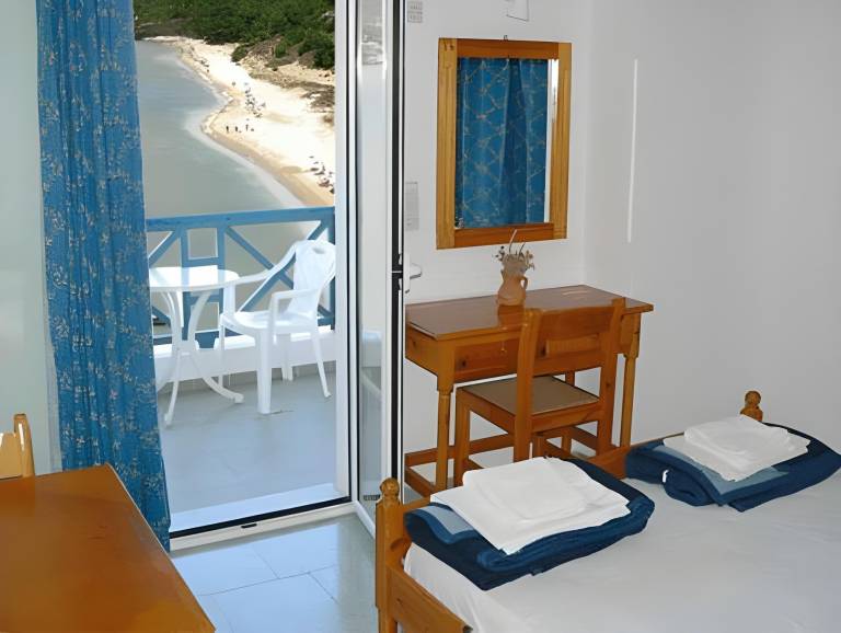 Rental apartment with patio, grill & yard — photo 2