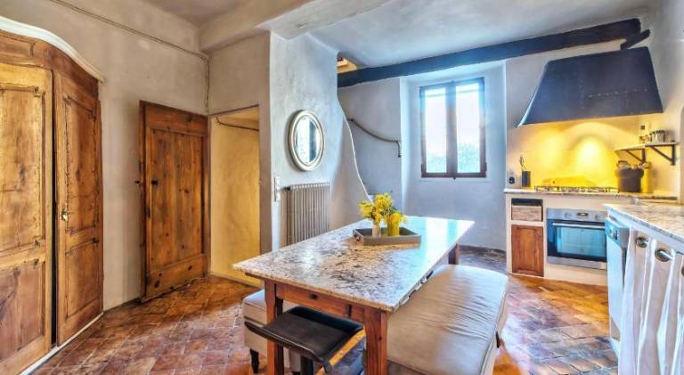 TOWNHOUSE MOUGINS in the old village, fantastic view, sea and mountains — photo 3