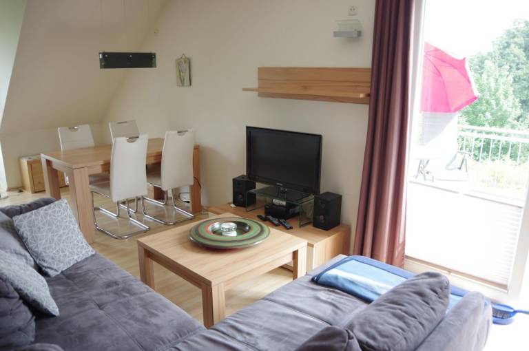 Komfortable Ferienwohnung mit Sauna, Kamin & Balkon in Göhren-Lebbin. — photo 4