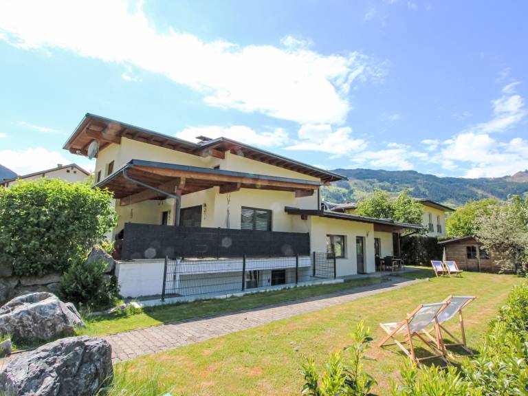 Ferienwohnung in Fügen, Zillertal für max. 4 Gäste