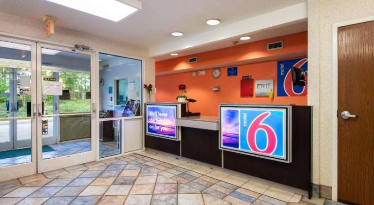 Motel 6 Statesville, NC — photo 3