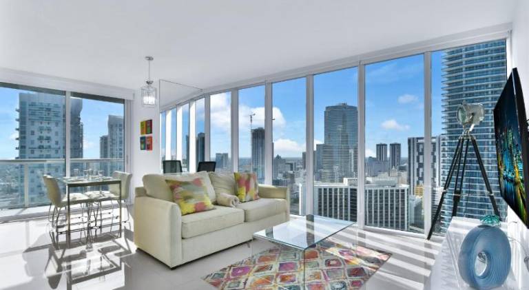 Apartment with pool & hot tub | Next to Bayfront Park | Dogs allowed — photo 2