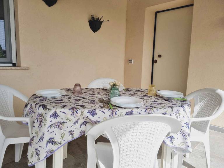 Villa with terrace, yard & barbecue — photo 4