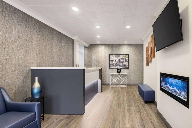 Super 8 By Wyndham Sarnia On — photo 4