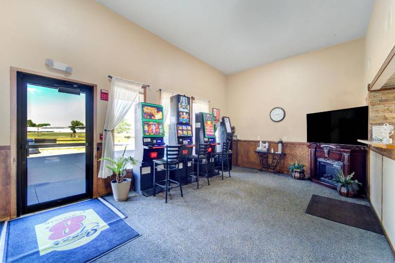 Capital O Amerihost Inn and Suites Kingdom City Hwy 54 MO — photo 3
