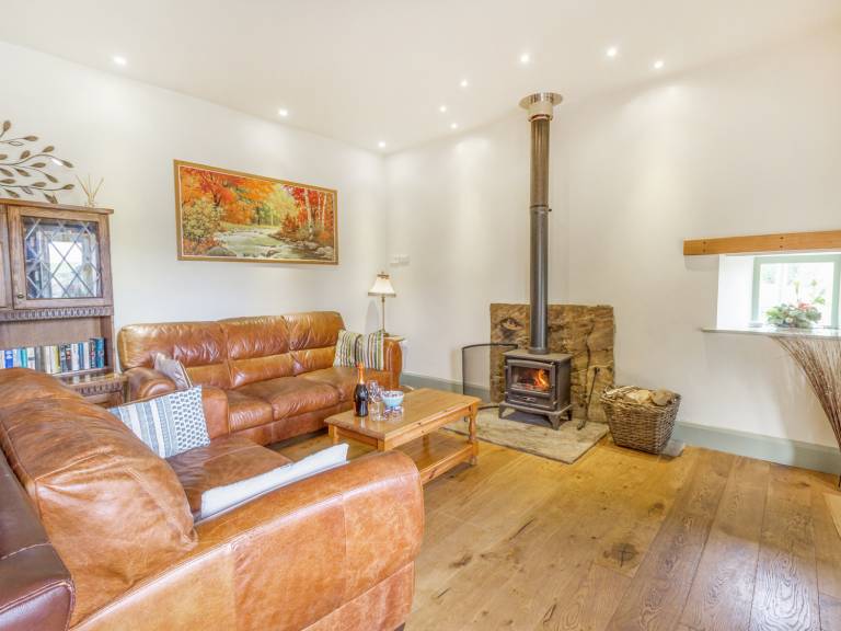 Family-oriented cottage with BBQ, garden & jacuzzi | Pet-friendly — photo 3