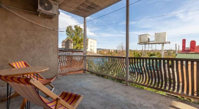 Rental apartment with patio & garden | Suitable for remote work | Dogs allowed — photo 3