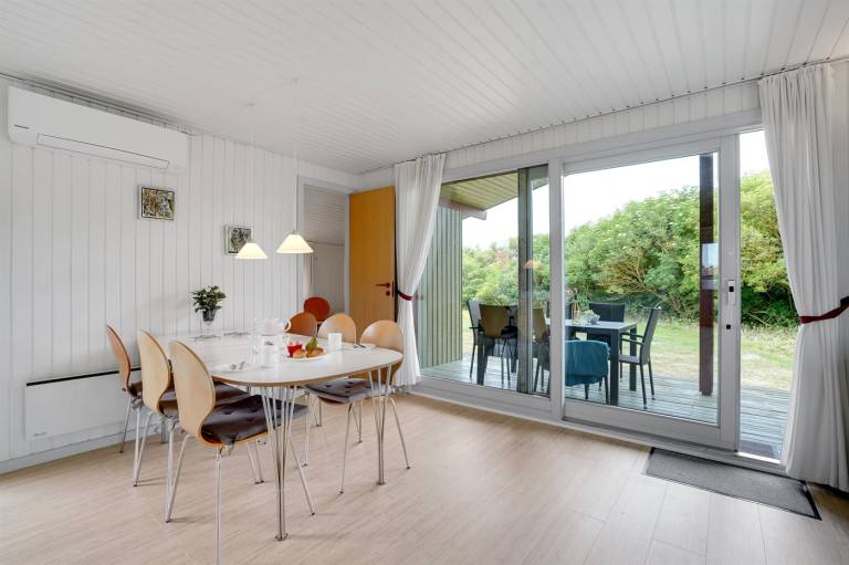 Vacation home with terrace — photo 3