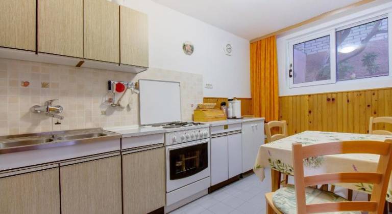 Holiday apartment with 2 rooms for 5 persons — photo 3