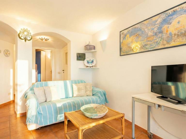 Apartment with garden, terrace & pool | Sea view — photo 3