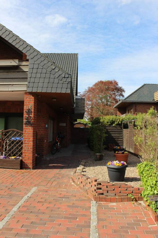 Geräumige Ferienwohnung in Burhave mit Grill, Garten und Pool — photo 2