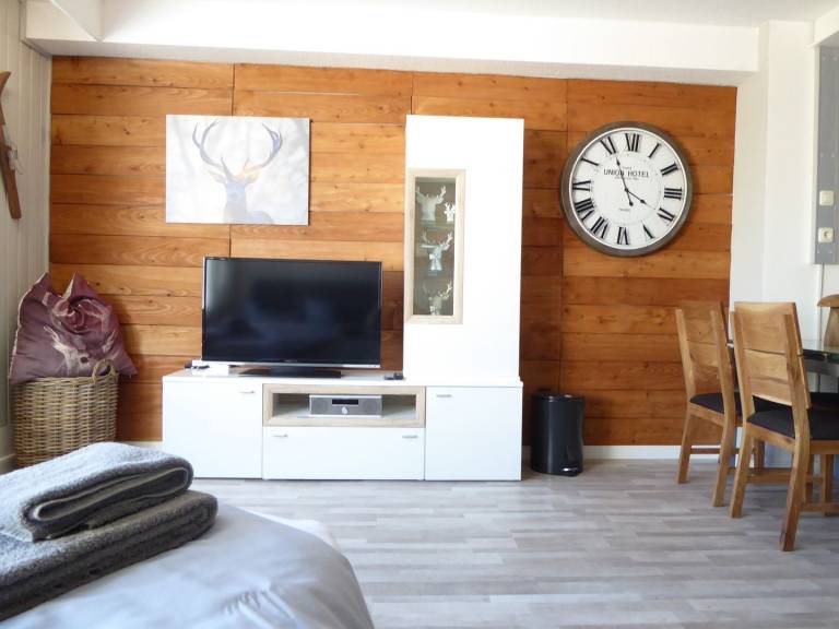 ★Winterberg Mountain Suite★ für bis zu 4Personen ★Wlan★ private Terrasse ★Sauna★ in Arnsberg