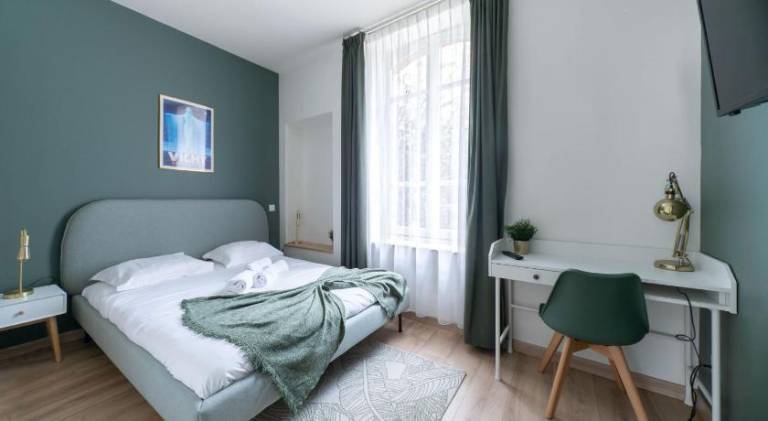 Residence Bains Callou situee face aux thermes in Vichy