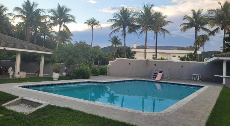 Suites em casa de luxo no guaruja in Guarujá