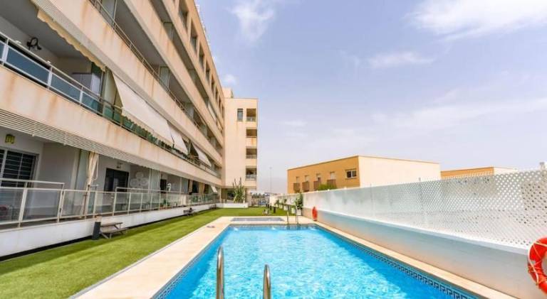 Apartment with pool | Dogs allowed in Roquetas de Mar