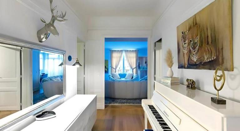 Fully equipped beautiful holiday apartment with hot tub & terrace | Near Arc de Triomphe | Good for workation | Pets are welcome — photo 2