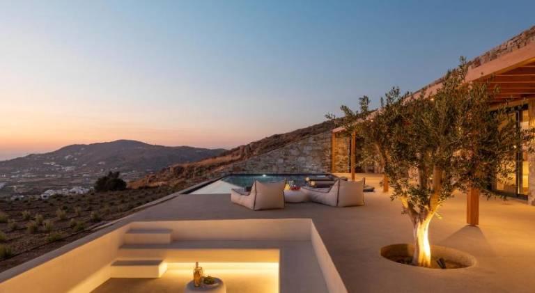 Villa with private pool, jacuzzi & patio | Perfect for remote work — photo 3