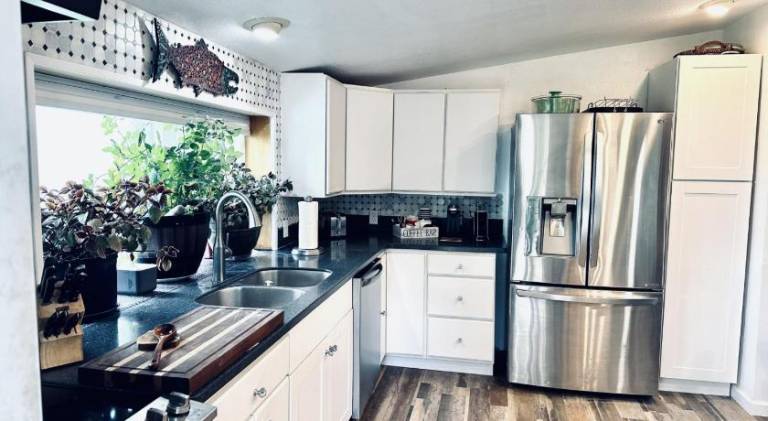 Vacation home with hot tub | Pet-friendly — photo 2