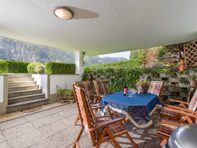 Rental apartment with patio, garden & BBQ | Lake view — photo 4