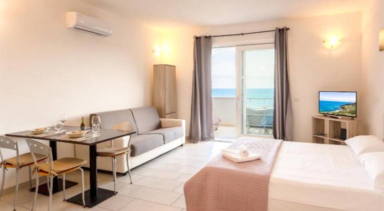 Lovely holiday apartment with terrace | Pet-friendly — photo 2