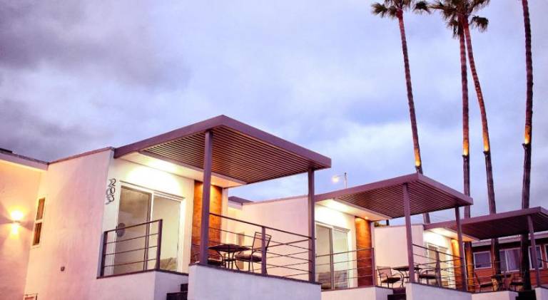 Serviced apartment with yard & patio | Next to the beach | Pets are welcome in Playas de Rosarito