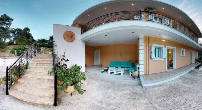 Serviced apartment with terrace & yard | Pets are welcome — photo 3
