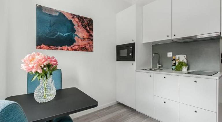Holiday apartment with yard — photo 4
