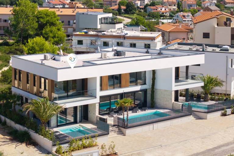 Child-friendly spacious villa with garden, private pool & terrace | Pets allowed — photo 2