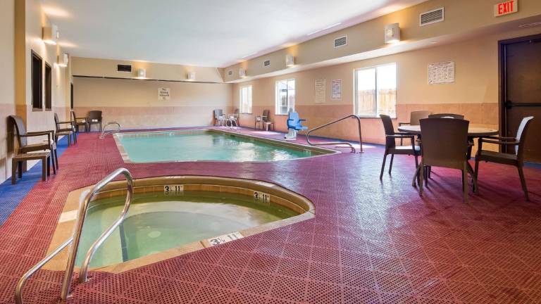 Best Western Plus Montezuma Inn & Suites — photo 3