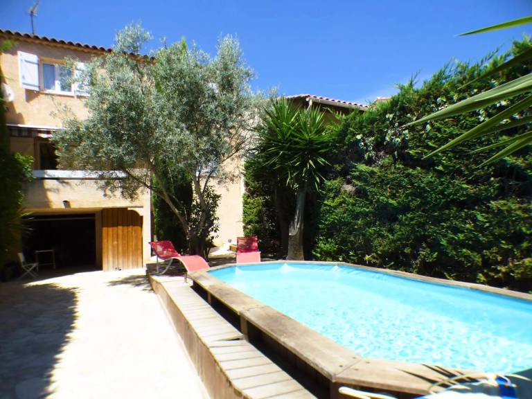 House with barbecue, pool & terrace — photo 2