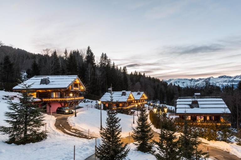 Family-oriented chalet with hot tub, terrace & barbecue | Ski nearby | Pet-friendly in Combloux