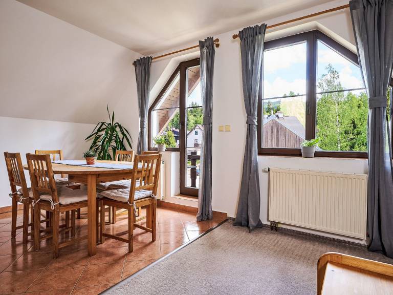 Holiday apartment with garden — photo 2
