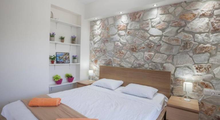 Valeri luxury stone deluxe apartment in Sithonia