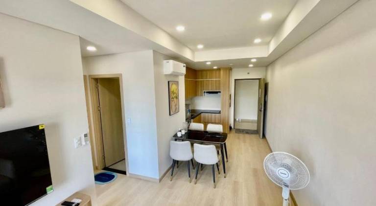 Holiday apartment with pool, patio & garden | Perfect for remote work | Pet-friendly — photo 2