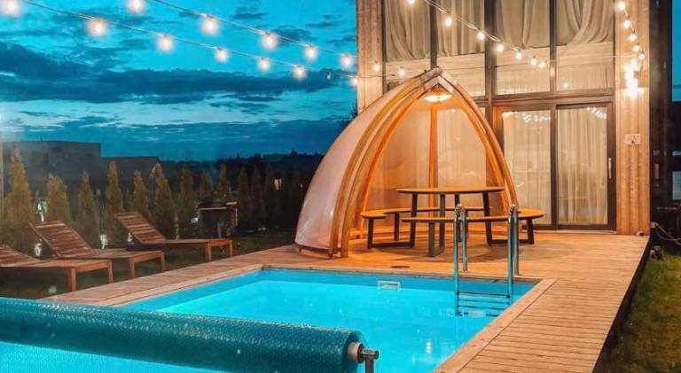 DREAM HOUSE PALANGA WITH PRIVATE SWIMMING POOL, Hot Tub and Sauna in Palanga