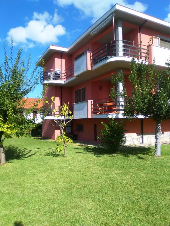 Apartment with grill, patio & garden | Garden view in Pescara
