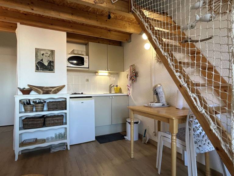 Studio with 1 room for 4 persons — photo 4