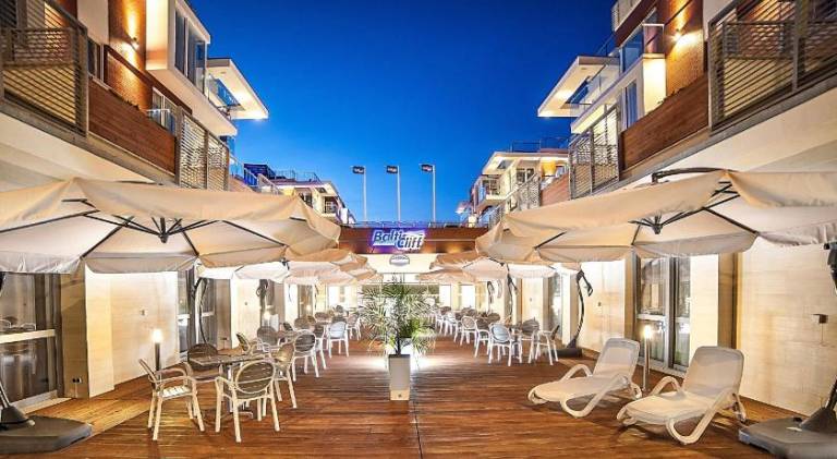 Charming rental apartment with patio | Next to the beach | Suitable for remote work | Pet-friendly — photo 3