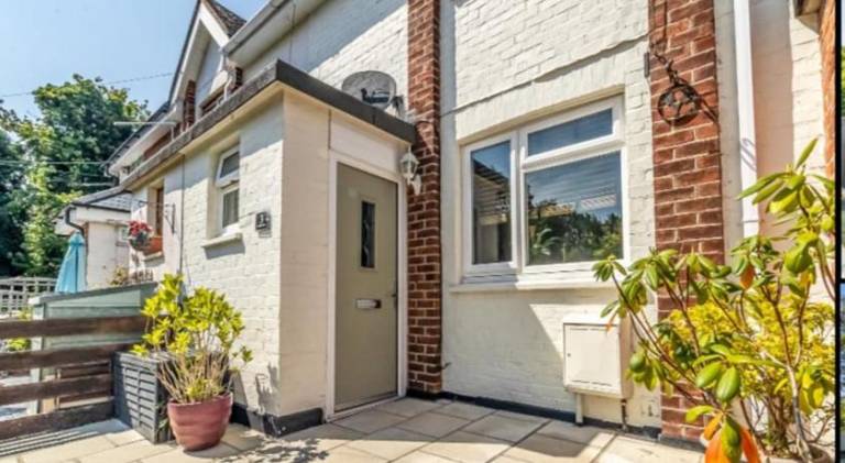 House with 2 rooms for 4 persons in Portsmouth