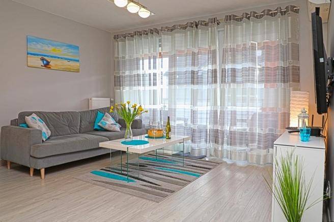 Apartment with pool — photo 2