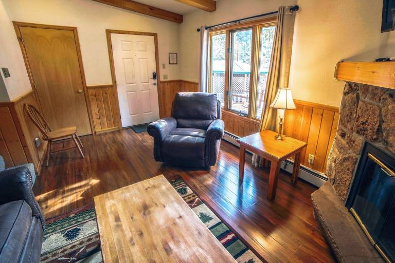 Cabin with 1 room for 4 persons — photo 2