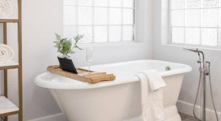 Charming vacation home with pool | Perfect for remote work | Pets allowed — photo 4
