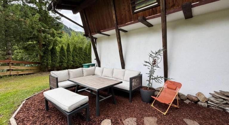 Nice rental apartment with terrace, yard & BBQ | Ski nearby | Pets are welcome in Oetz